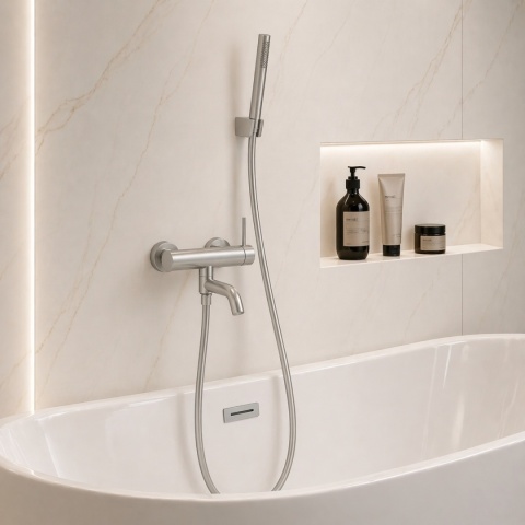 BALNEO BATERIA WANNOWA ŚCIENNA Z RUCHMOĄ WYLEWKĄ I ZESTAWEM PRYSZNICOWYM INOX SZCZOTKOWANY CASCADE MODEL 1 INOX