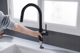 BLUE WATER PLAZA CZARNY MAT WINDOW - BATERIA ZLEWOZMYWAKOWA Z WYCIĄGANĄ WYLEWKĄ 2-FUNKCYJNA CZARNY MAT